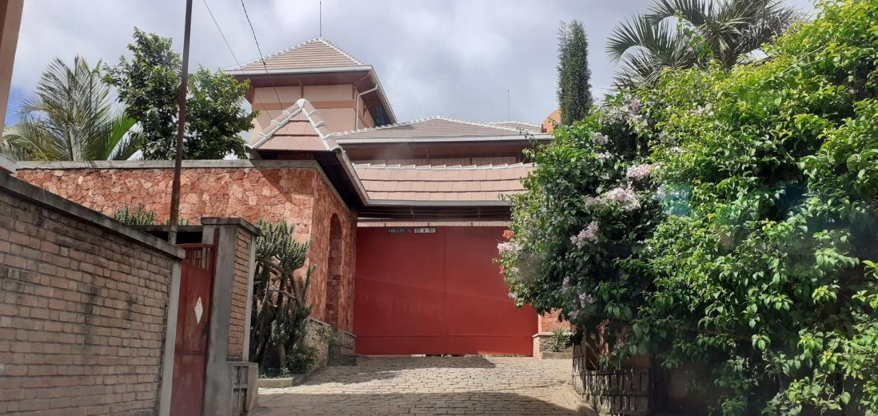 Chambre D'Hote Villa Maritampona Antsirabe Exteriör bild